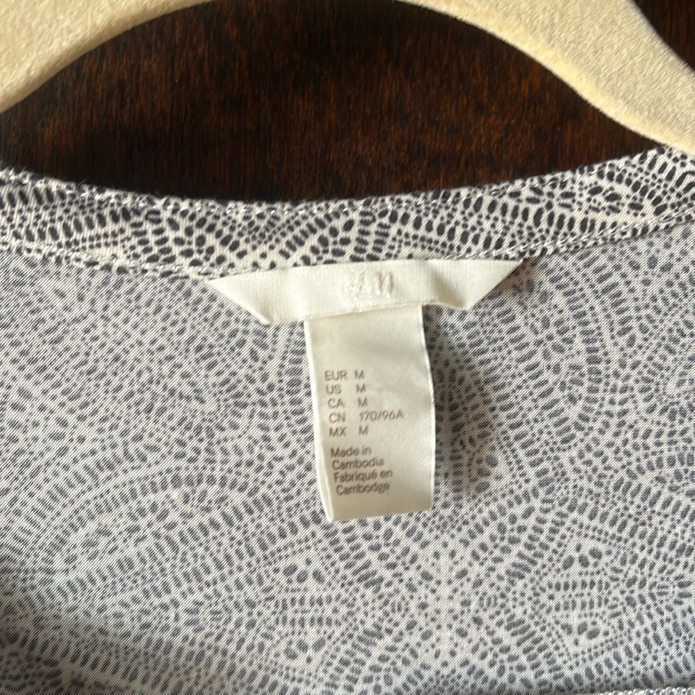 H&M blouse - Picture 6 of 7